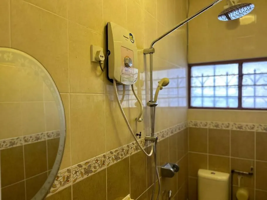 Holiday home Ipoh Simple Famliy Homestay 3R3B 7-9Pax Sy24 Malaysia